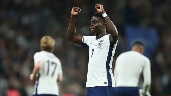 Bukayo Saka與英格蘭世足隊其他球員目前合作順利